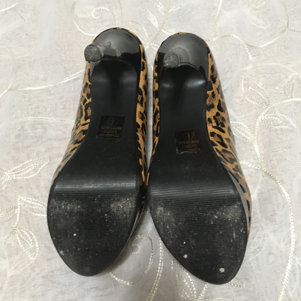 Shoes - Picture 3 of 4